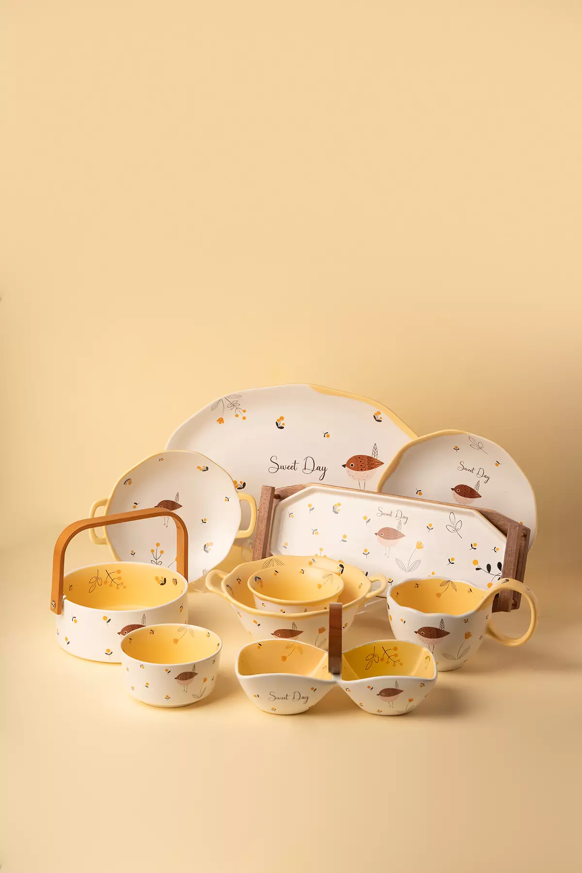 سرویس پذیرایی گنجشک زرد